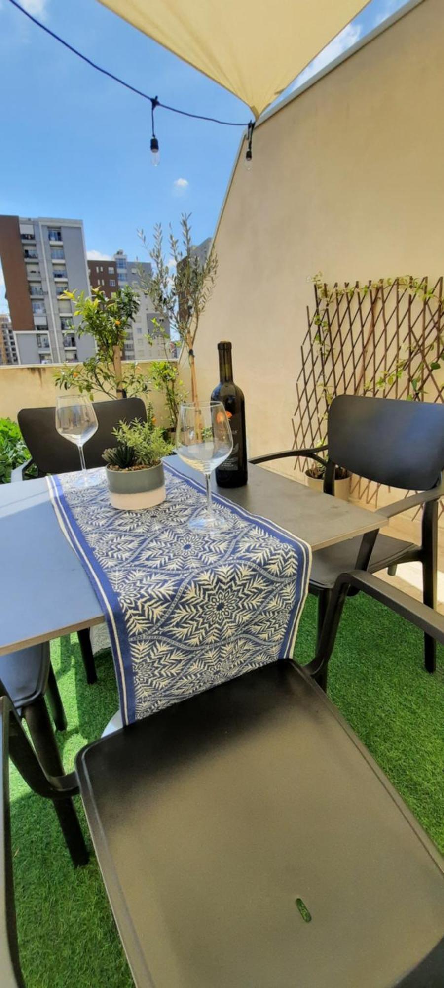 Apartamento Hidden Gem, Modern 2bedroom, Amazing Terrace-free Parking-your Away From Tirana